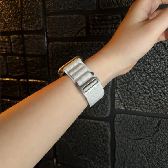 NEW Starlight Loop Adjustable Strap for Apple Watch - Picture 5 of 7